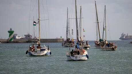 نائب بريطاني يطالب بمعاقبة إسرائيل وإيقاف تسليحها بعد اعتراض "أسطول الصمود" 
