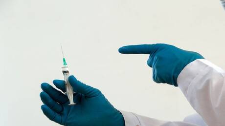 عالم فيروسات يكشف: اللقاح الروسي يُحدث طفرة في علاج السرطان