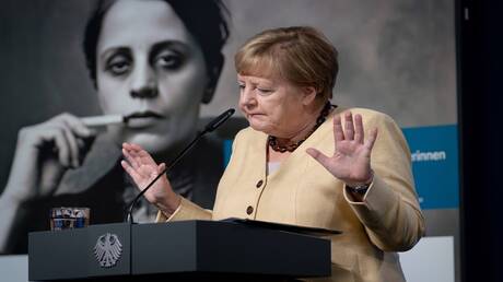 ميركل تواجه موجة انتقادات حادة بسبب تصريحاتها حول أوكرانيا