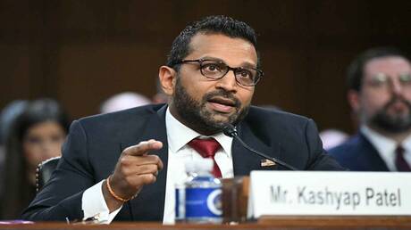 مدير "إف بي آي" يعلن فصل موظفين بتهمة التجسس على أعضاء الكونغرس