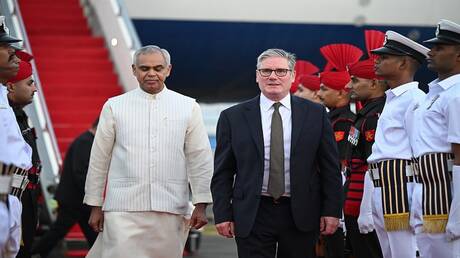 عيد ميلاد بوتين يضع ستارمر في موقف محرج قبل رحلته إلى الهند