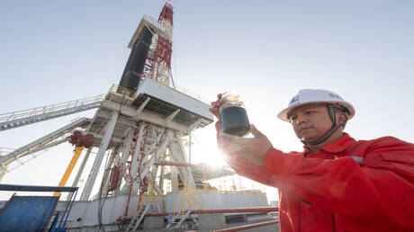 تداعيات خطيرة.. عقوبات واشنطن ترفع سقف المخاطر على اقتصاد النفط