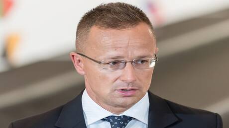 سيارتو: تلقينا رسالة روسية تهدد بردود قوية إذا تمت مصادرة الأصول