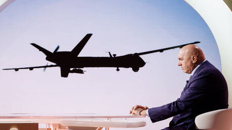 بلومبرغ: إيطاليا تُبدي استعدادها لشراء أسلحة أمريكية لأوكرانيا