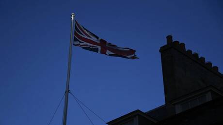 خطوة مفاجئة: الحكومة البريطانية تعلن شطب "هيئة تحرير الشام" من قائمة الإرهاب