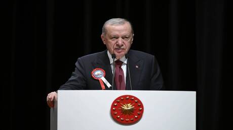 أردوغان يدعو إلى "سلام عادل" في أوكرانيا ويطالب بتسريع إنهاء النزاع