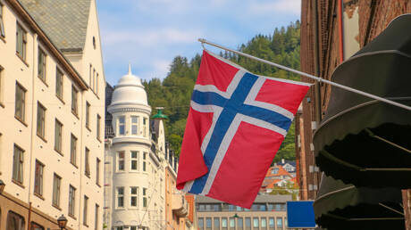 النرويج.. تثبيت عقوبة السجن 21 عاما بحق رجل أدين بقتل أخته والهجوم على مسجد قرب أوسلو عام 2019