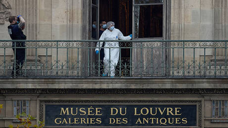 الشرطة الفرنسية تعتقل 5 أشخاص متهمين بسرقة اللوفر 