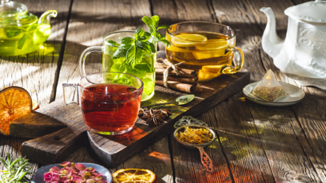 الفوائد الصحية لأنواع الشاي المختلفة وأفضل وقت لتناولها