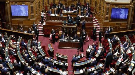 اليسار الفرنسي ينتقد تصويت البرلمان لصالح إلغاء اتفاقية 1968