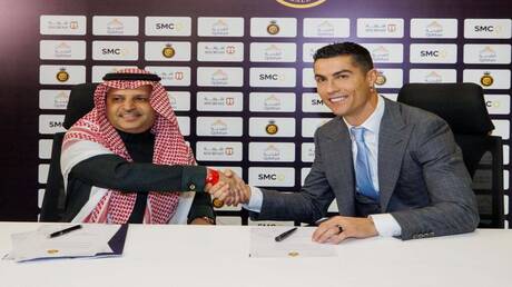 مسلي آل معمر يفجر مفاجأة حول كواليس انتقال رونالدو للنصر