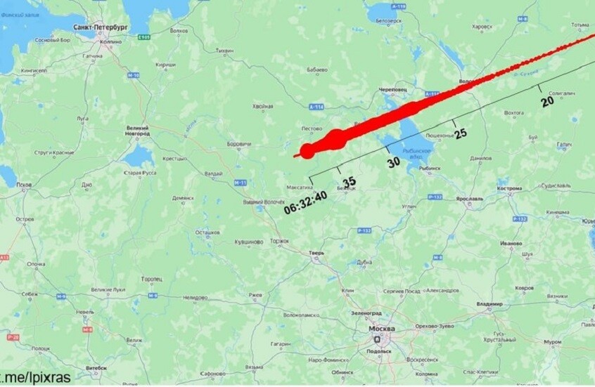 علماء الفلك يرصدون مسار شظايا "نيزك موسكو" بعد انفجاره