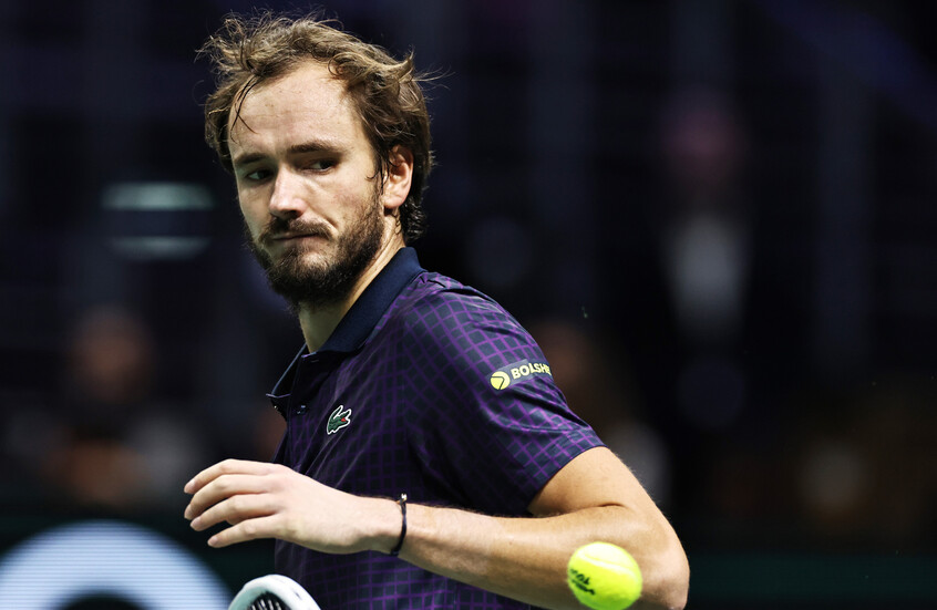 بعد خسارة مثيرة.. مدفيديف يغيب عن بطولة نهاية الموسم للمرة الأولى منذ 7 أعوام