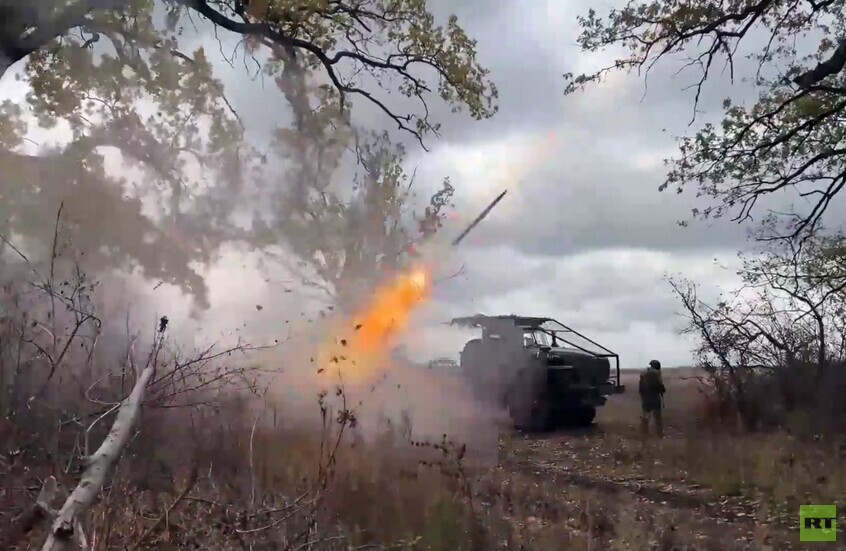 راجمة الصواريخ الروسية "غراد" تستهدف مواقع أوكرانية