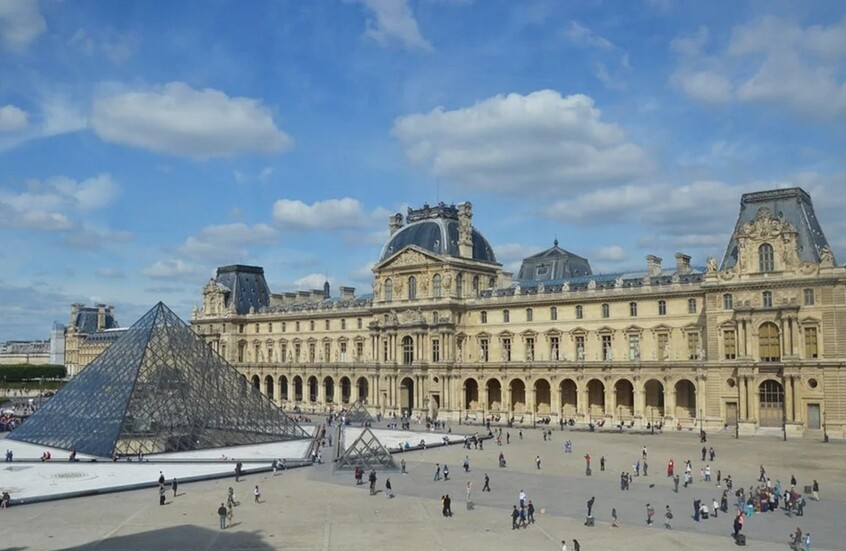 توجيه تهم لامرأة متورطة في سرقة متحف اللوفر وإطلاق سراح مشتبه آخر