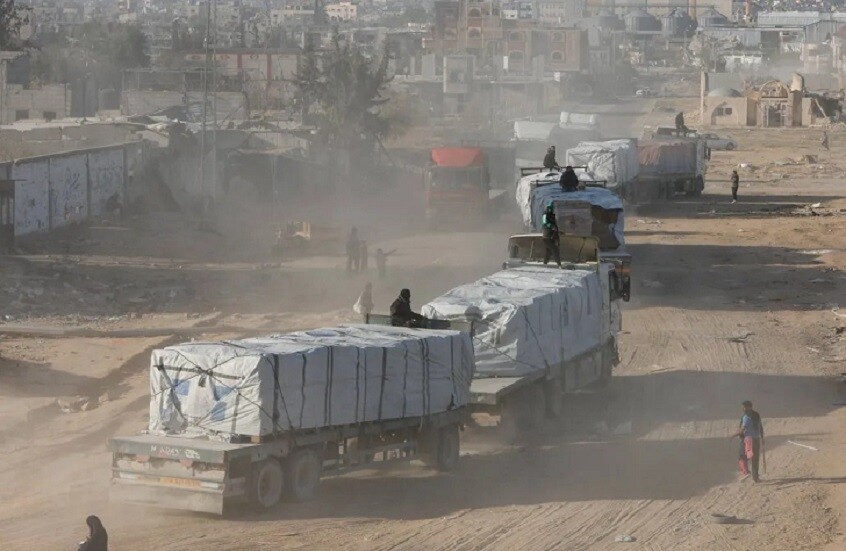 غزة: دخول 24% فقط من الشاحنات المتفق عليها منذ سريان قرار وقف إطلاق النار