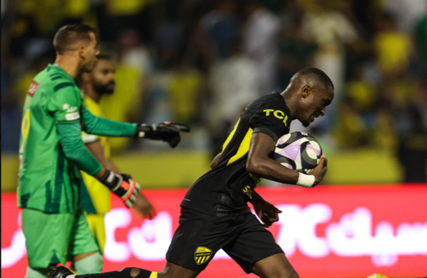 في مباراة تاريخية في الدوري السعودي.. الاتحاد يسجل عودة مذهلة أمام الخليج (فيديو)