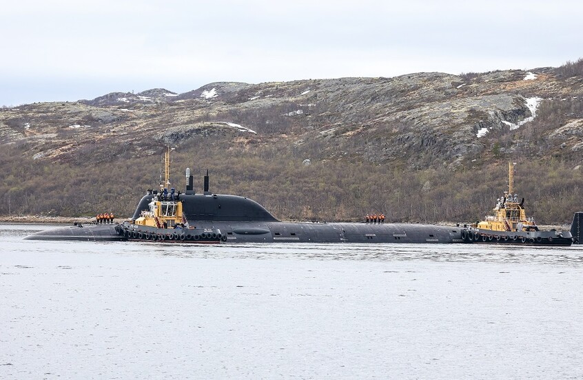 الدفاع الروسية تكشف تفاصيل إنزال "خاباروفسك" إلى الماء في سيفيرودفينسك