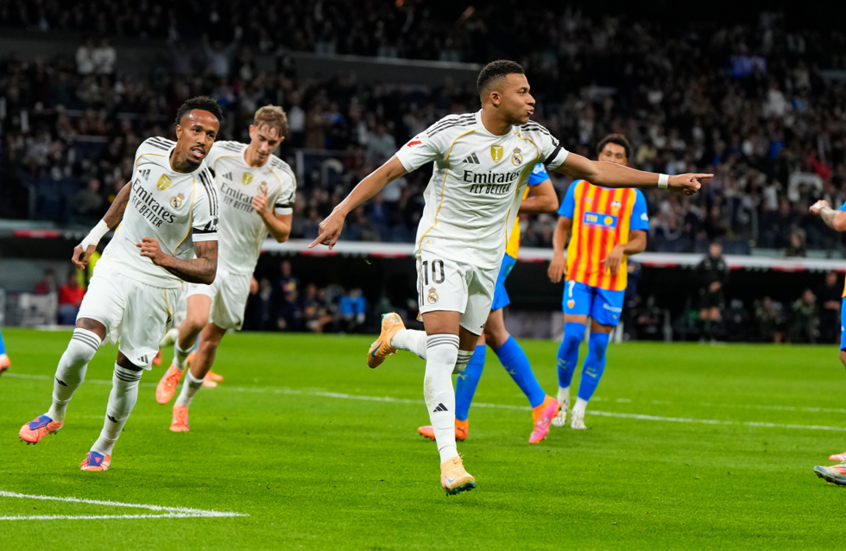 ريال مدريد يكتسح فالنسيا ويوسع الفارق في صدارة "الليغا"