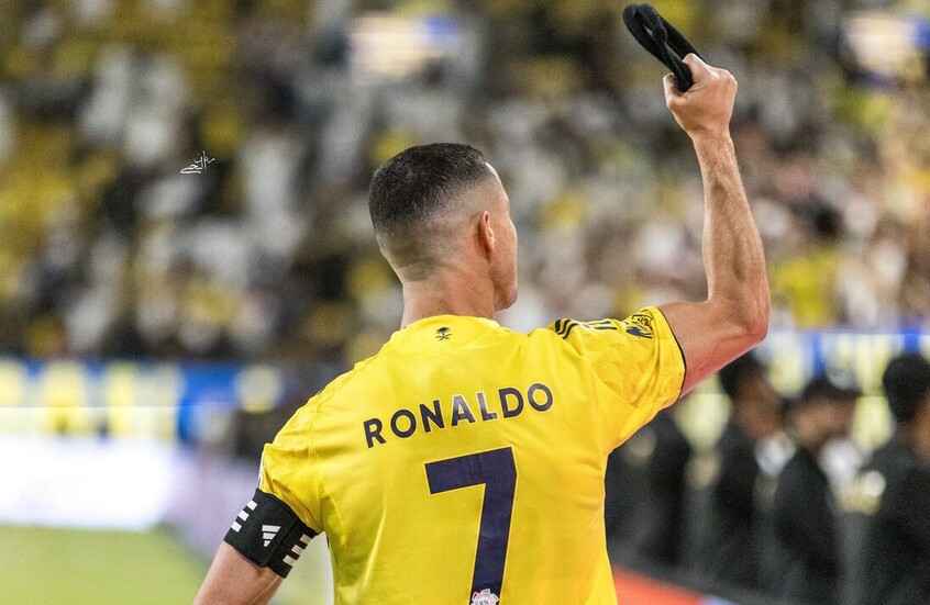 شاهد.. كريستيانو رونالدو يحتفل ويرقص