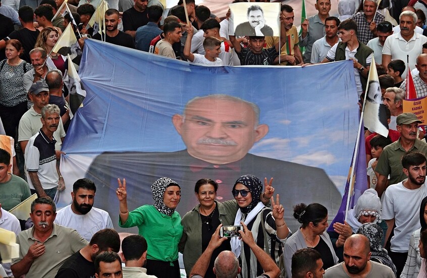 أوجلان يلتقي عائلته في سجنه و"وفد إمرالي" يزوره الاثنين