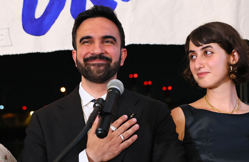 بخطاب عربي.. ممداني يتحدى ترامب ويقترب من حكم نيويورك (فيديو)