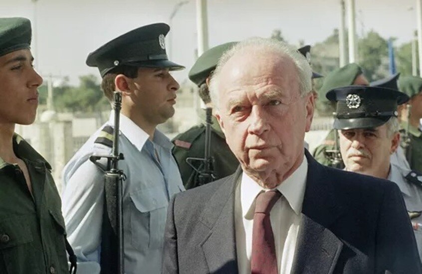 رابين في تسجيلات سرية: السلام مجرد تكتيك ودون المساعدة الأمريكية لا تستطيع إسرائيل الحفاظ على قوتها