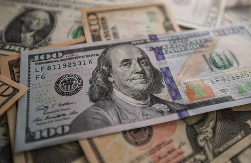 إدارة ترامب تدرس تعزيز الهيمنة العالمية للدولار وسط المنافسة مع الصين