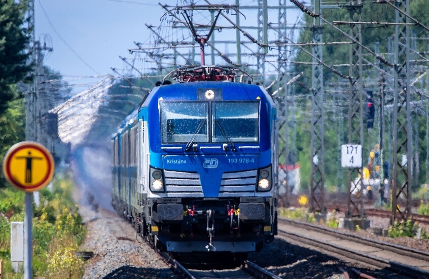 التشيك .. السرقة توقف عشرات القطارات