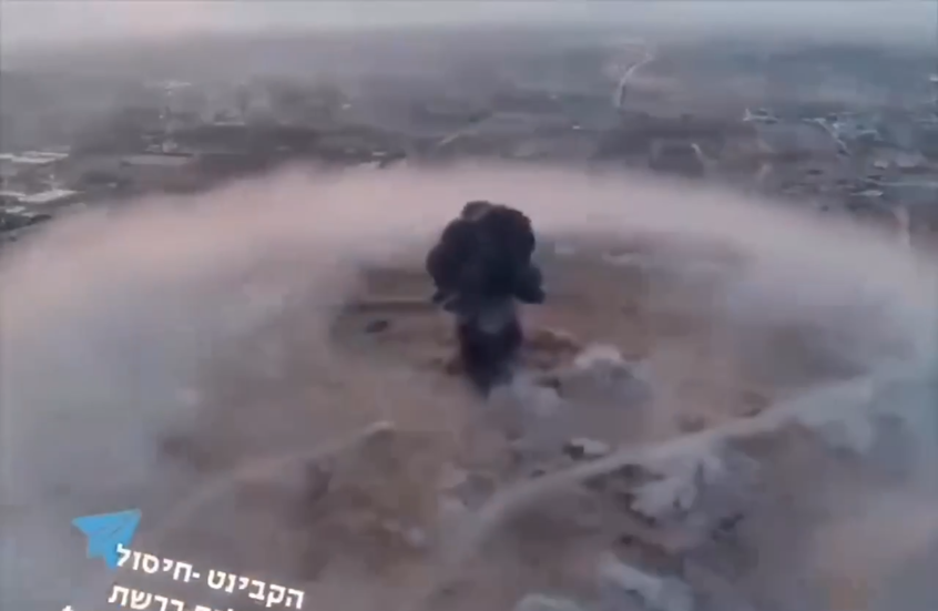 انفجار أشبه بالنووي في قطاع غزة (فيديو)