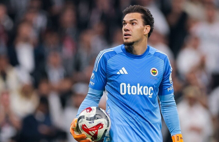 شاهد.. رد فعل إيدرسون على سلوك جمهور بشكتاش التركي