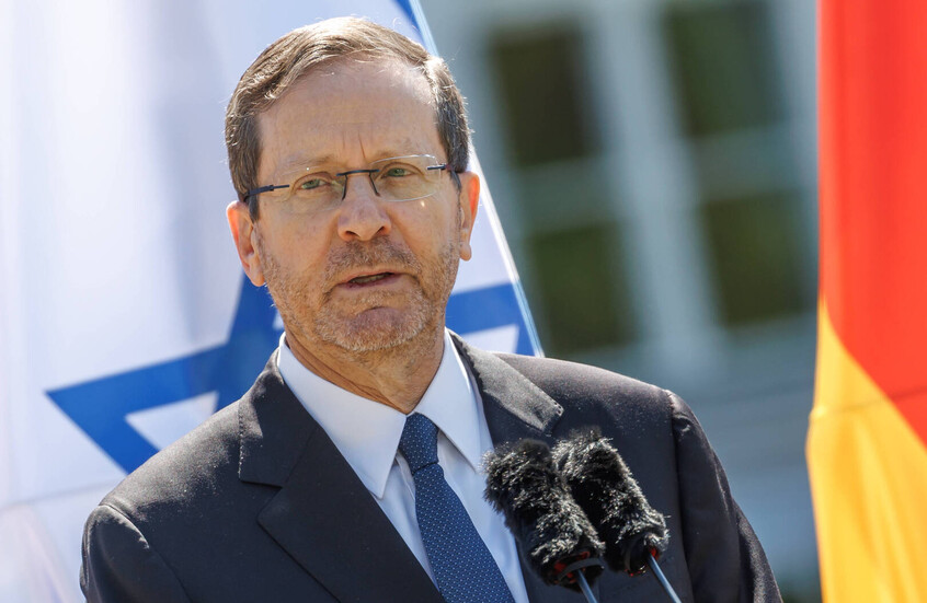 هرتصوغ يحذر: إسرائيل على شفا الهاوية