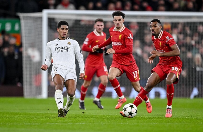 ألونسو يعود مع أرنولد إلى "أنفيلد".. مدرب ريال مدريد يعلق على مباراته أمام ليفربول