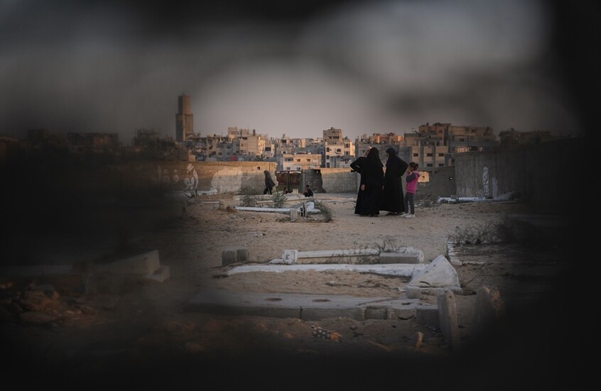 وسط أزمة انتقال عناصر القسام.. مديرة الاستخبارات الأمريكية تصل إلى "مركز التنسيق" في إسرائيل (صور)