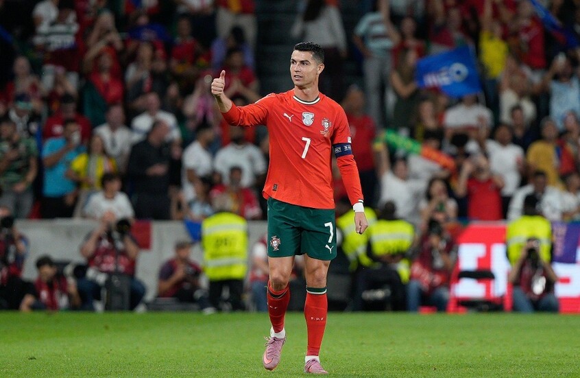 نجل كريستيانو رونالدو يفوز بباكورة ألقابه مع منتخب البرتغال (صورة)