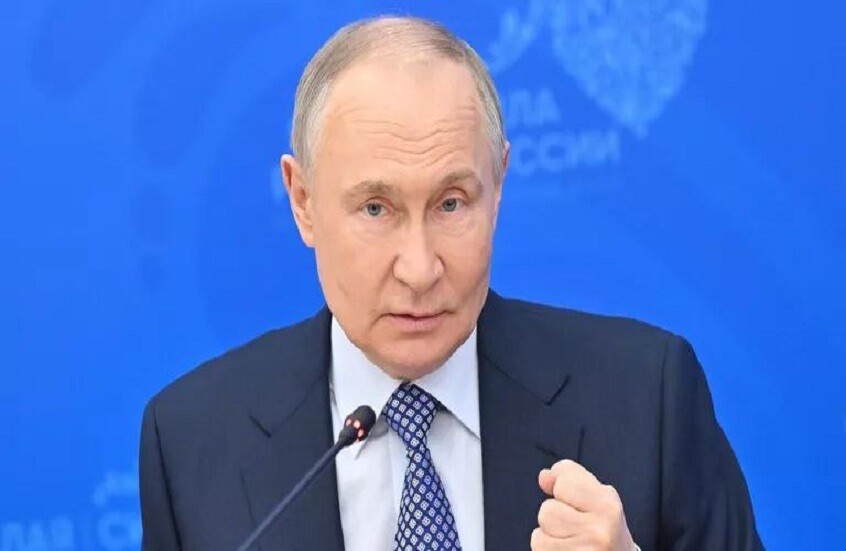 بوتين مهنئا بمناسبة يوم الوحدة الوطنية: روسيا تعرف كيف توحد صفوفها في مواجهة التهديدات