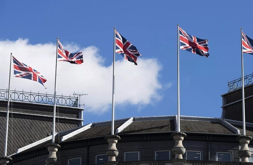 استخباراتي روسي يذكر لندن بأصول رئيسة جهاز الاستخبارات الخارجية البريطانية