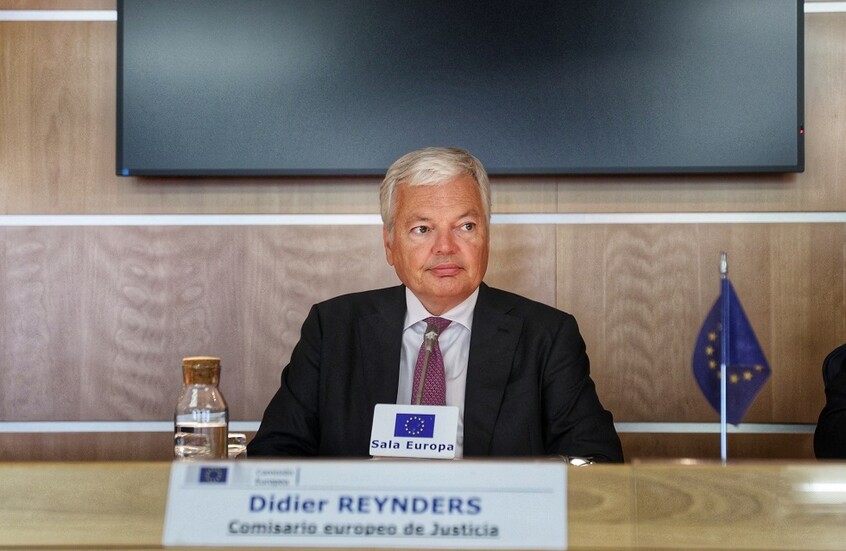 صحيفة "لوسوار": الشخص المسؤول عن تجميد أصول روسيا متهم بغسل الأموال