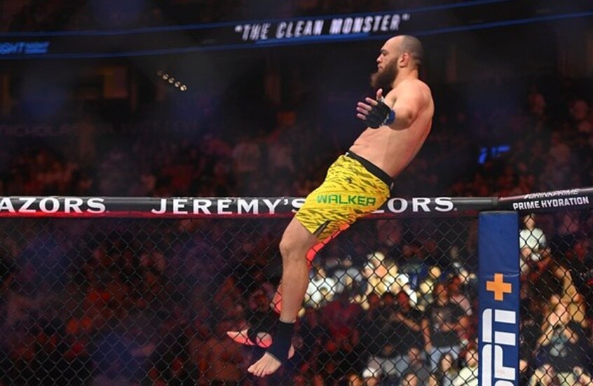 مقاتل برازيلي يعيش في روسيا يوضح سبب لقبه الغريب "الوحش النظيف"