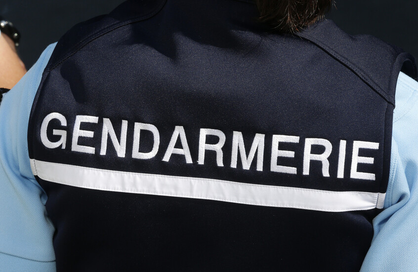 رجل يدهس ثلاثة أشخاص في مدينة فرنسية ويشعل النار بسيارته لإخفاء الأدلة