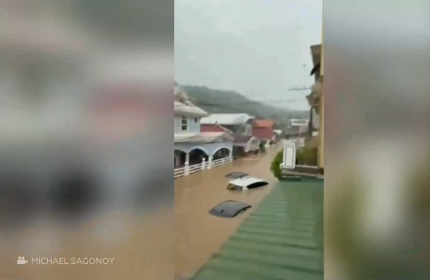 سيارات تطفو في الشوارع إثر إعصار مميت ضرب الفلبين