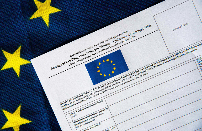 "بوليتيكو": الاتحاد الأوروبي يشدد الإجراءات لإصدار تأشيرات الدخول للروس