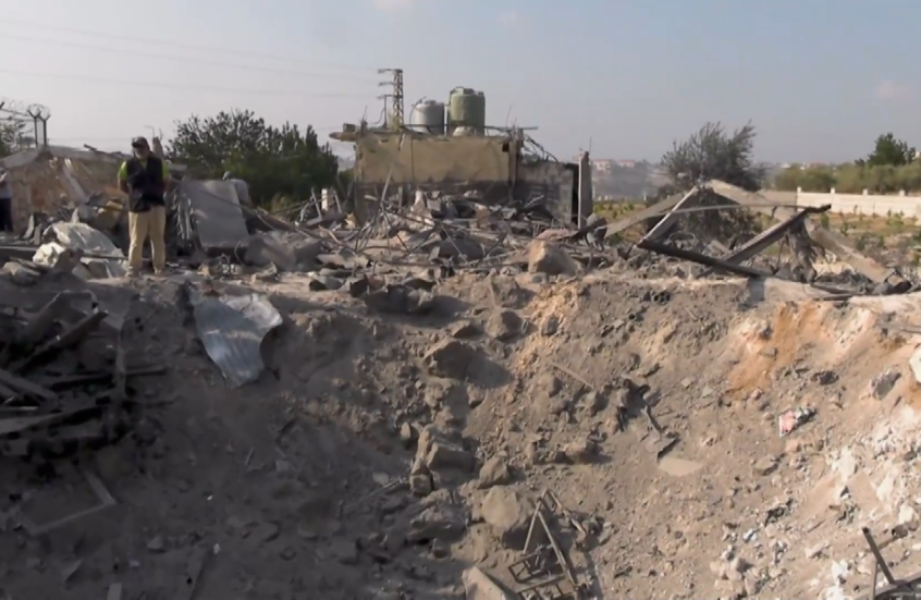 دمار واسع خلفه قصف إسرائيلي على ورش صناعية في بلدة طورا جنوب لبنان