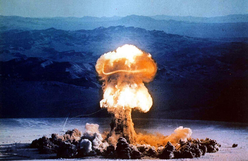 كوساتشوف: استئناف الولايات المتحدة للتجارب النووية سيطلق تفاعلا متسلسلا عالميا