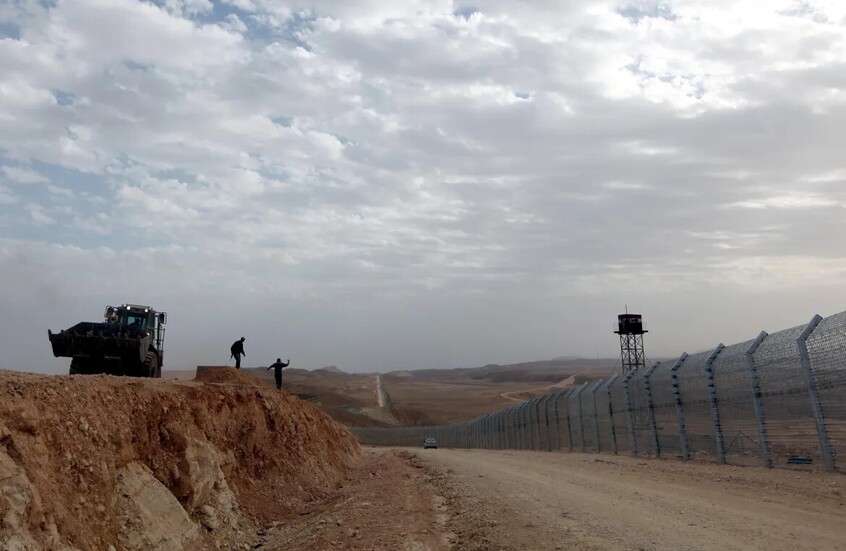 الإعلام العبري: إسرائيل تبدأ الضغط على مصر بقرار إعلان الحدود منطقة عسكرية