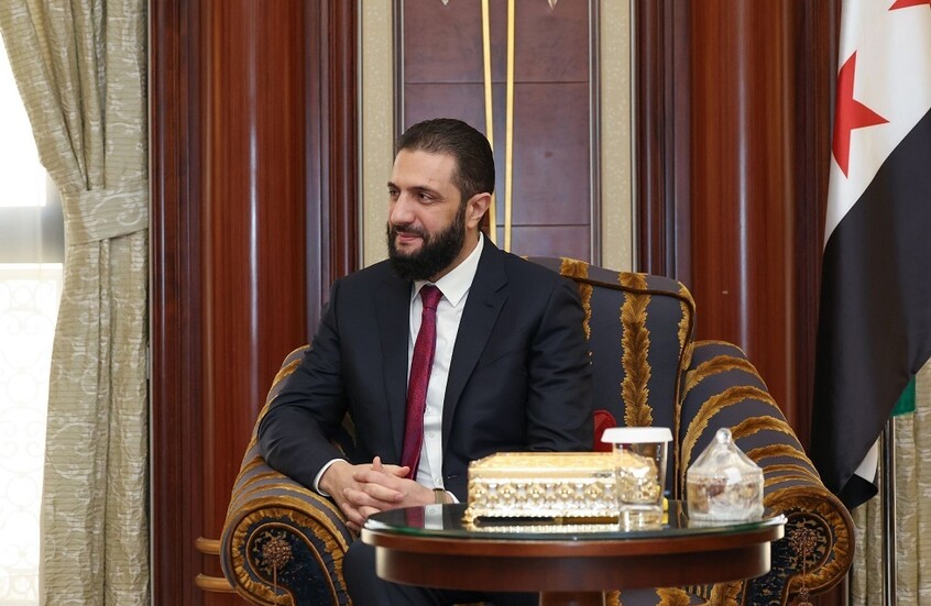 بريطانيا تعلن رفع العقوبات عن الشرع ووزير داخليته