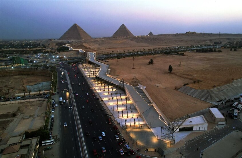 فيديو لأعداد ضخمة من المصريين في الأهرامات لأول مرة (فيديو)