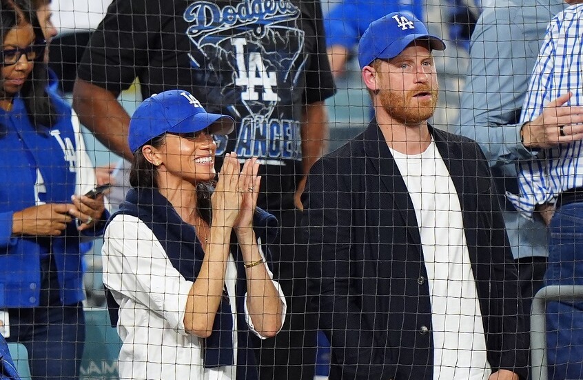 فضيحة القبعات.. الأمير هاري "يعتذر" لكندا بسبب خطأه