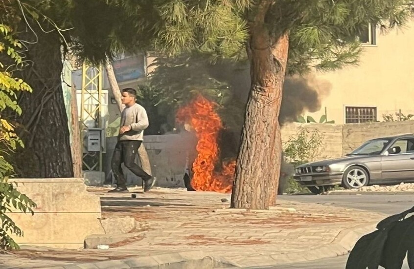 الصحة اللبنانية: 7 جرحى حصيلة استهداف مسيرة إسرائيلية سيارة في الجنوب (فيديو+صور)