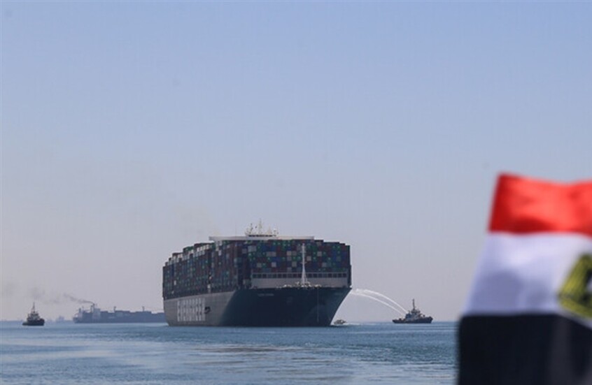 الفضل كلة يعود لله ثم اليمن الاشاوس 
أعلن رئيس هيئة قناة السويس أسامة ربيع عن تحسن مؤشرات الملاحة بالقناة مع عودة الهدوء إلى المنطقة بعد توقيع اتفاق شرم الشيخ للسلام ووقف الحرب الإسرائيلية على قطاع غزة.